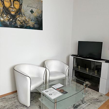 Cozy Apartment Near Hockey & Football Arena Братислава Экстерьер фото