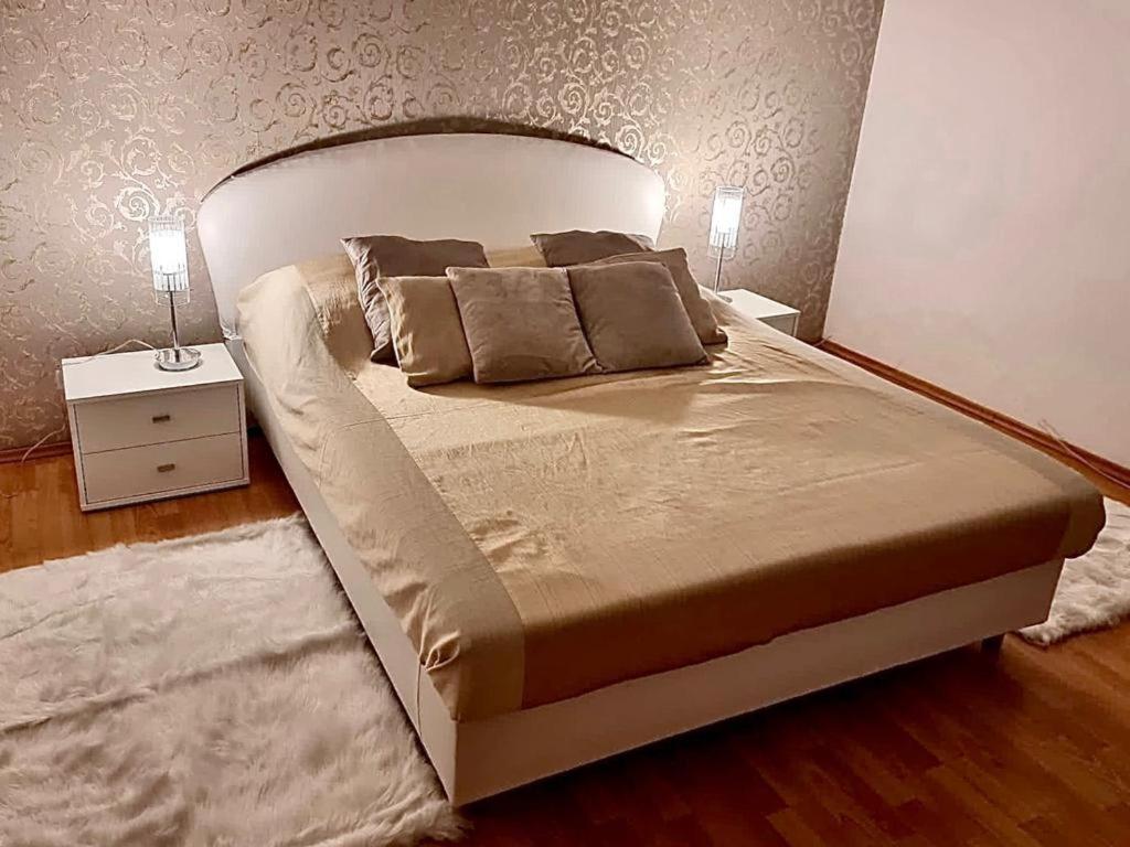 Cozy Apartment Near Hockey & Football Arena Братислава Экстерьер фото
